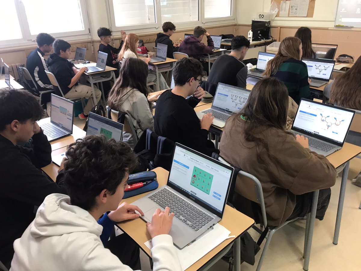 lfireus's tweet image. Comme chaque année, les élèves de collège participent cette semaine au concours Castor Informatique. Il a pour objectif de faire découvrir l&apos;informatique et les sciences du numérique aux élèves 🔜 Rdv en janvier pour les résultats ! #logique #numérique @mlfmonde #ConcoursCastor