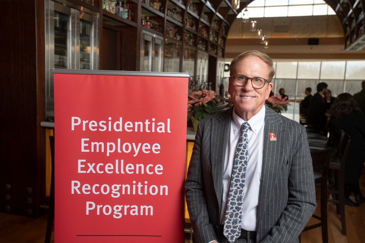 Congratulations to Dr. Keith Lewis, who was recognized by @RutgersU with a Presidential Employee Excellence Recognition Award. Dr. Lewis is a champion of patient safety, kindness, well-being and operational efficiency. Read about him & his fellow honorees: rutgers.edu/news/faculty-a…