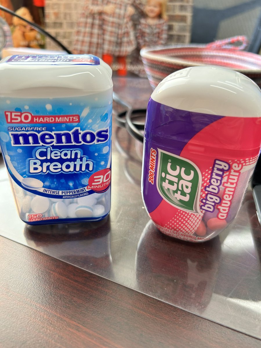Whoa…a handful of one of these is more intense than the other. <a href="/tictac/">Tic Tac</a> <a href="/MentosUSA/">Mentos USA</a> #GottaLookWhatImDoing