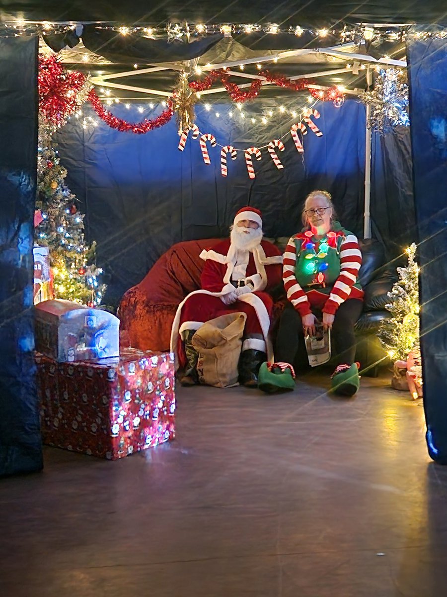 EarlyHelpLeeds's tweet image. Santa had the pleasure of meeting 84 Children today at the GRT party! Lovely food, games and a present for everyone. Thanks for all your support @LeedsChildrensC @HomelessHamper4 @Child_Leeds @GroupNowell