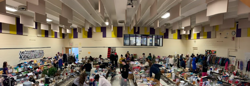 Come join us for the St. Andrew's Holiday Store! Donate what you can and shop with your family tonight, Wednesday, December 13th, from 5:30-7.
#thriftthatgift #communitygiving #HolidaySpirit