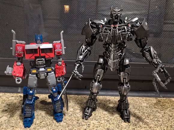 Is Transformers: One Trailer out? on X: In case you needed anymore  convincing to get Yolopark Scourge. Here is a Scale comparison shots.  Remember (with my link) this is 28 DOLLAR FIGURE
