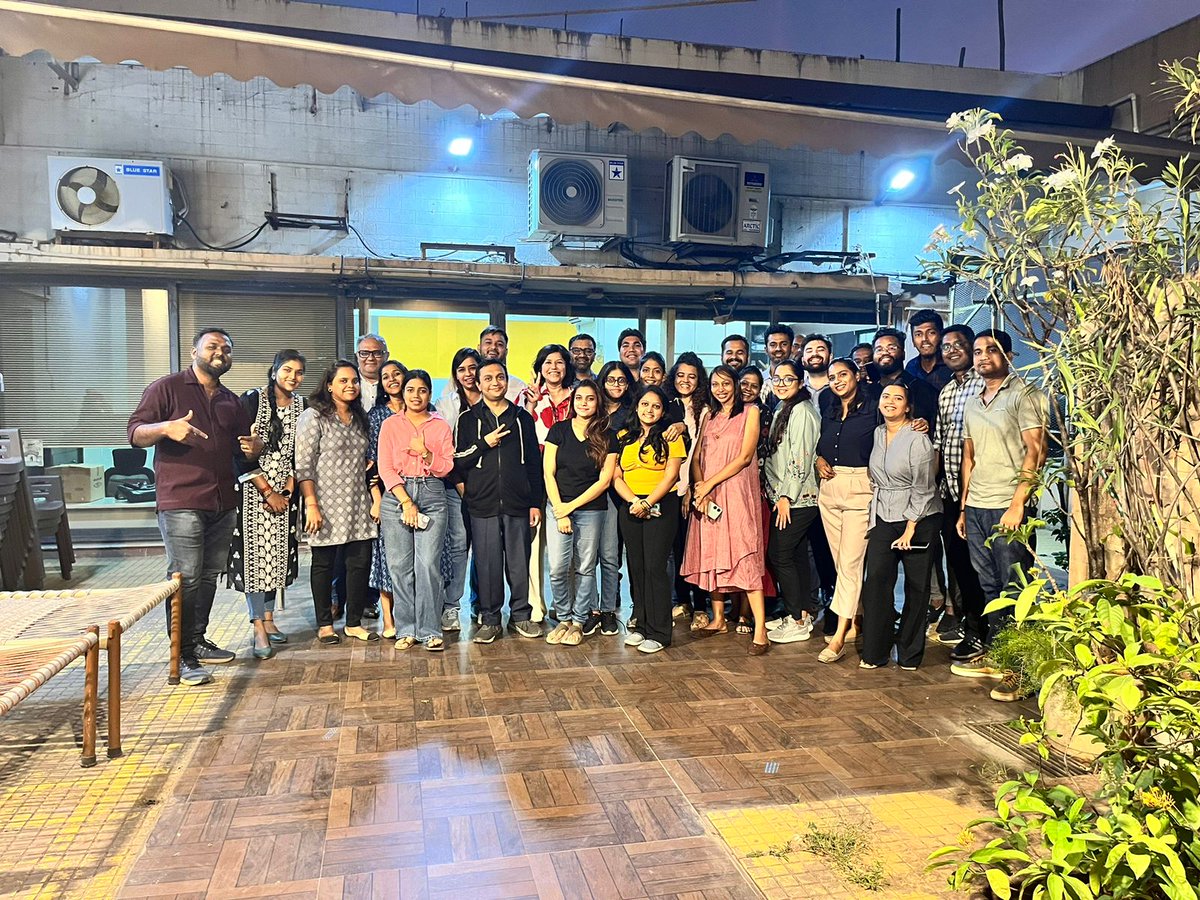 Now we are moving forward ...to create new memories bye bye Nirman Kendra bldg ... Here's to new memories with our amazing team <a href="/VentesAvenues/">Ventes Avenues</a>