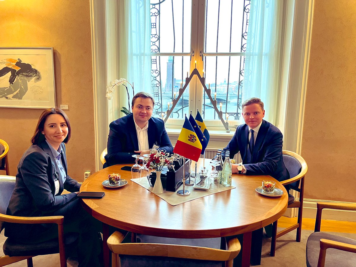 Tog tidigare emot stabschefen hos Moldaviens president Maia Sandu, <a href="/AdrianBalutel/">Adrian Balutel</a> och parlamentarikern Marina Morozova. Bra diskussioner om Moldaviens fortsatta integration med Europa, gemensamt arbete mot ryskt inflytande och fortsatt samarbete mellan Sverige och Moldavien.