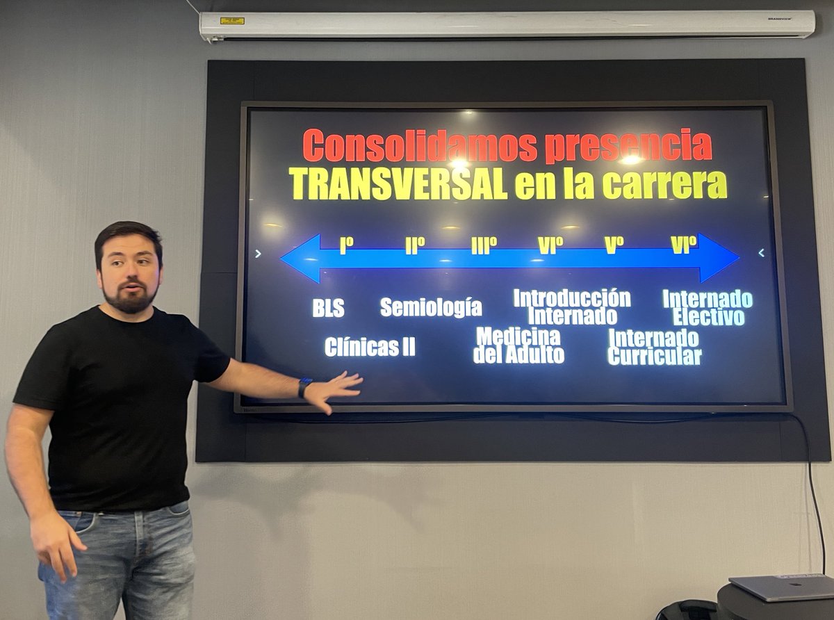 Hitos en Medicina de Urgencia… en la <a href="/FacMedicinaUC/">Facultad Medicina UC</a> hay presencia de la Sección de <a href="/UrgenciaUC/">Urgencia UC</a>  en todos los años de la carrera!

<a href="/AMiguelEM/">Alonso Miguel 🤘</a>