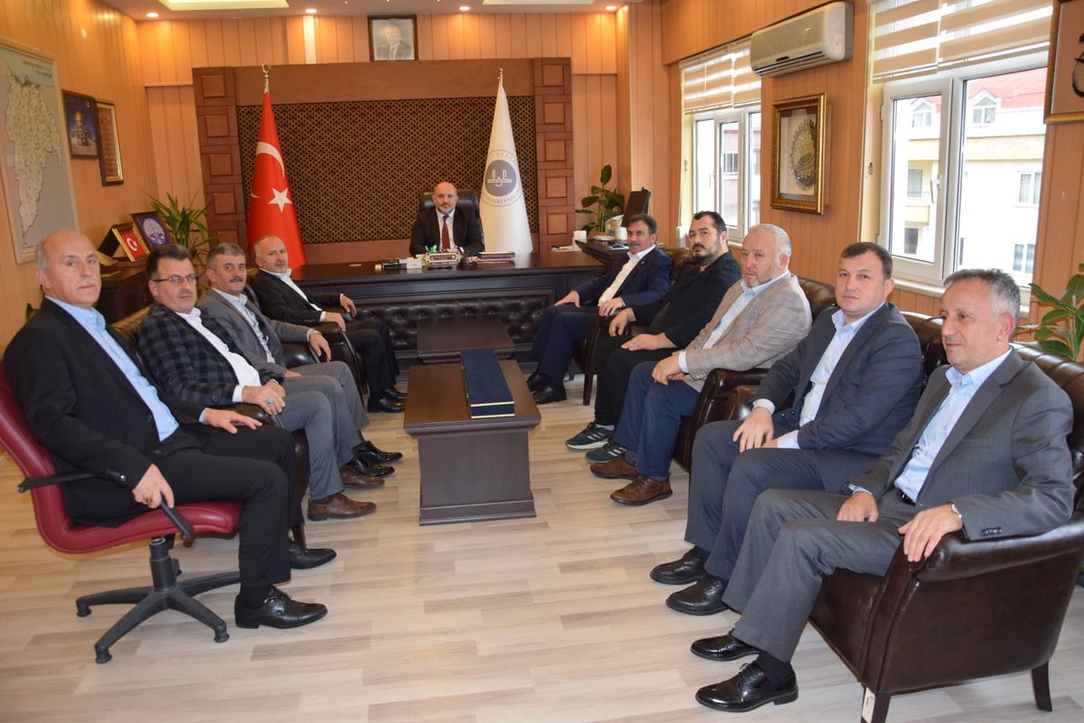 Giresun temaslarımız kapsamında; Diyanet-Sen heyeti olarak, Giresun Valisi Sn. Mehmet Fatih SERDENGEÇTİ, İl Müftüsü Sn. Selçuk KILIÇBAY’a ziyaretlerde bulunduk.

Misafirperverlikleri ilgileri için çok teşekkür ediyoruz.