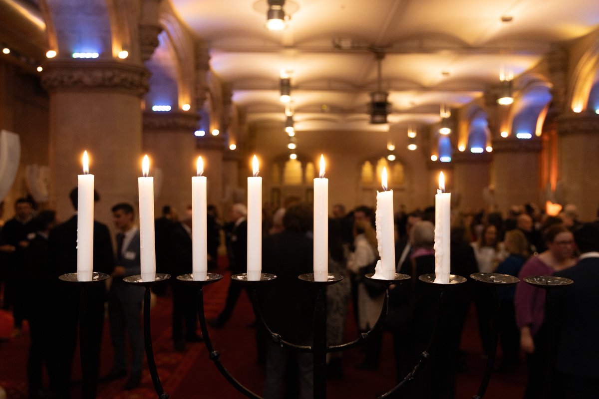 Last night, we were delighted to host our #Chanukah reception at Guildhall, where City workers, residents and community organisations came together to celebrate the Jewish Festival of Lights. Our thanks go to @VanessaOnAir, @rabbijoshlevy of @ReformMovement and @timlevene