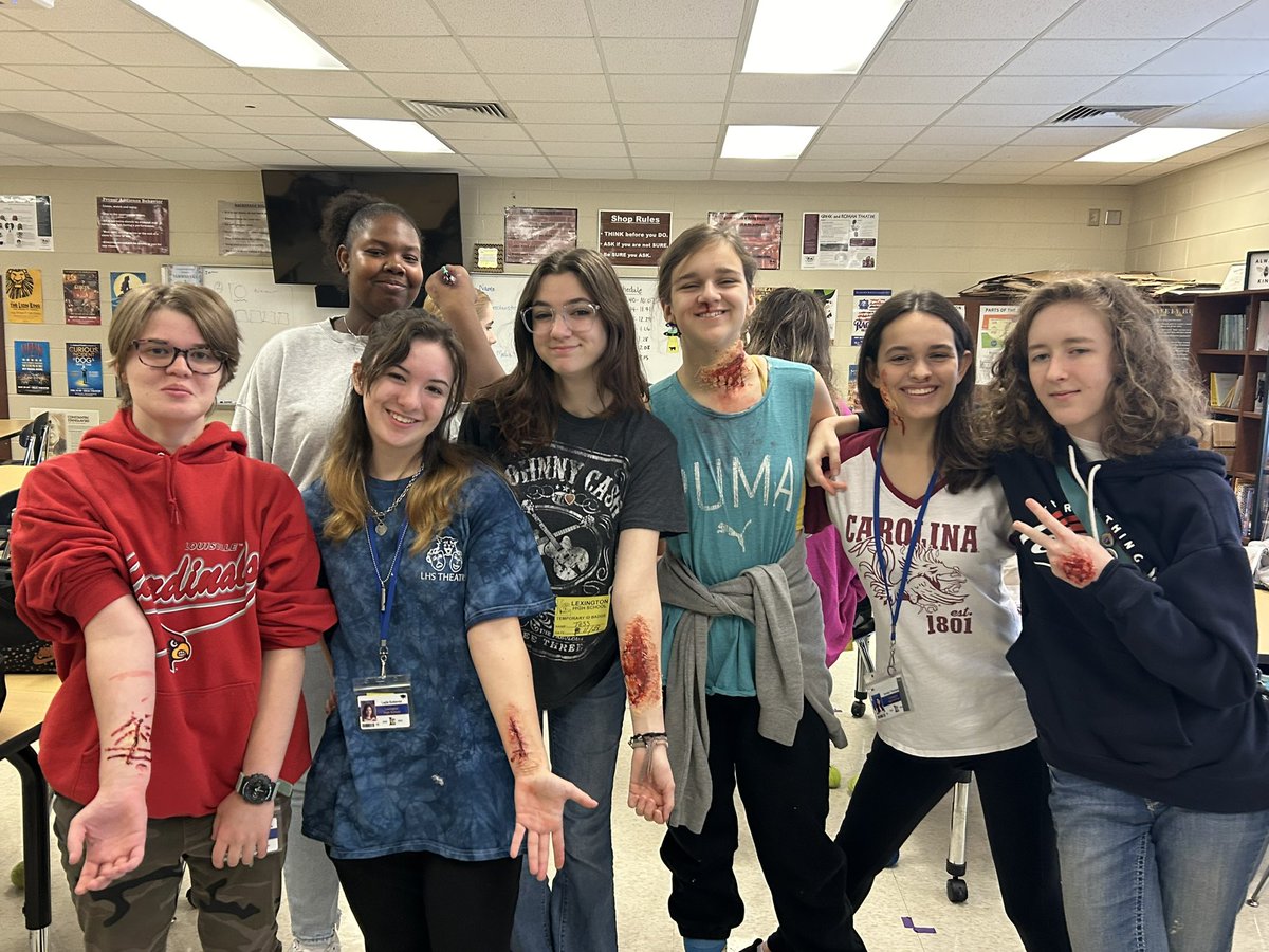 lgdellinger's tweet photo. Makeup (scars/wounds) and sewing in tech theatre these last 2 weeks!😍 @LHSWildcatsLex1 https://t.co/T6dwJ0bWZT