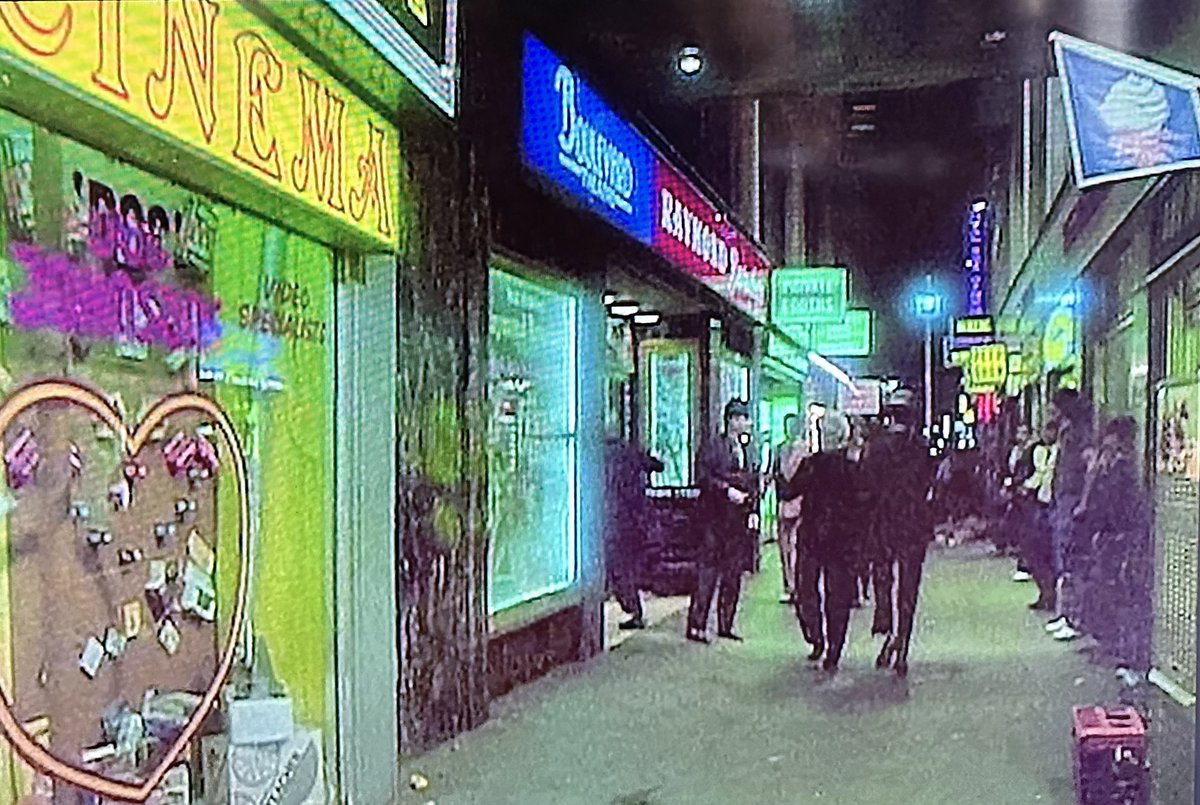 fenlandgent's tweet image. Nice bonus with this film is that it is filmed in Soho in 1981. Lots of found-footage of a not-dull time and place. 
There was an ice cream parlour opposite Raymond’s Revue Bar. 
(The book Italian Ice Cream Parlours in Transgressive Places is the obvious #keytext on this subject)