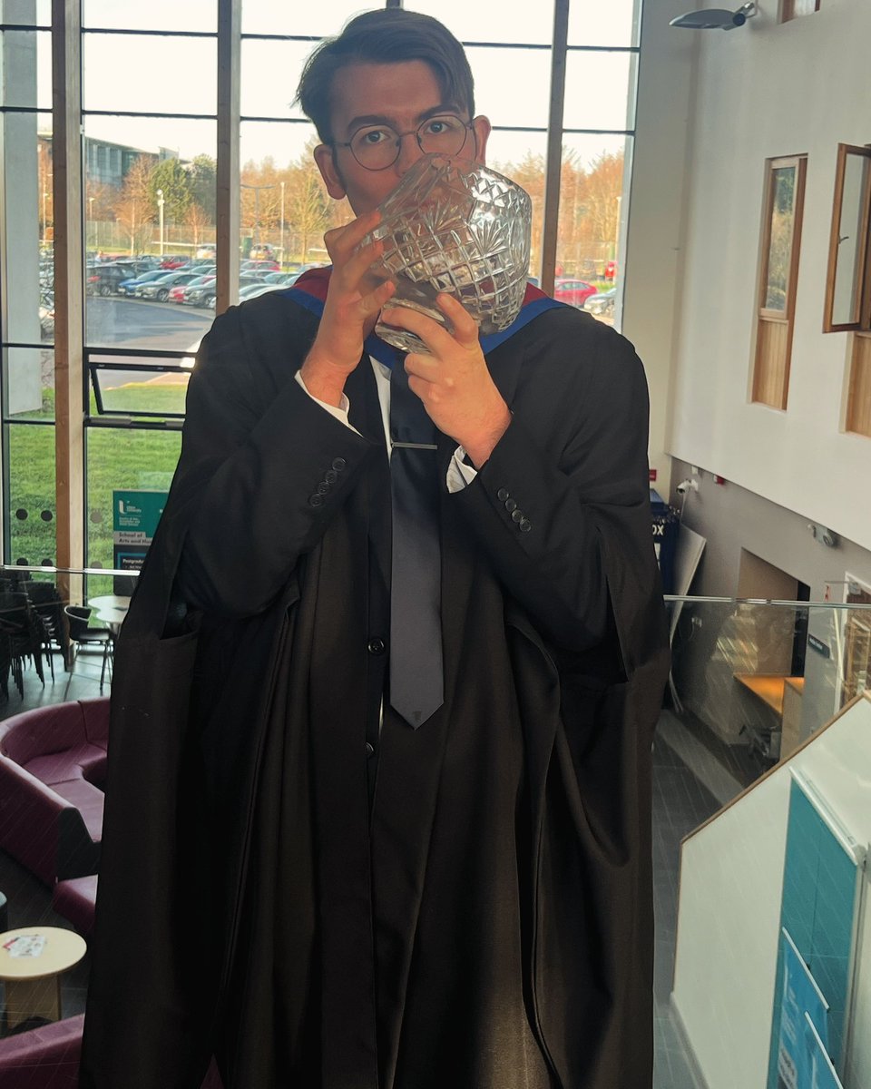 simonbennett24's tweet image. Perfectly whelmed to have won the Belfast Telegraph Helen Scott Memorial Trophy today. @UlsterUni 

Unfortunately, I’m not so proud to say I’ve won more trophies this year than Man Utd have in half a decade. I even wore a United tie (chosen before I knew the result last night).