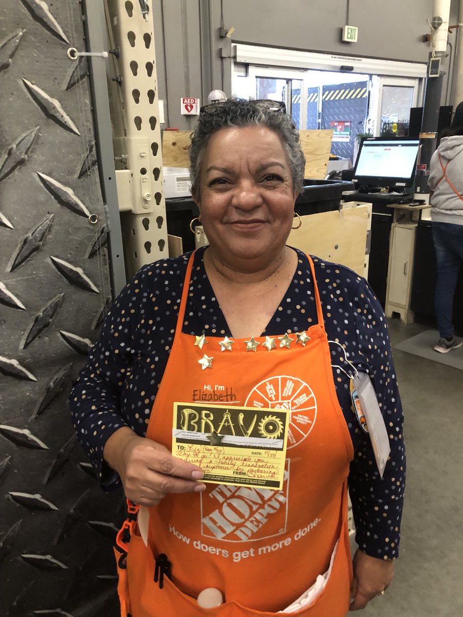 #DreamTeam2217:  Liz (D31) has been rocking Excellent Customer Service!  Thank you for everything you do to ensure our customers leave the store happy!