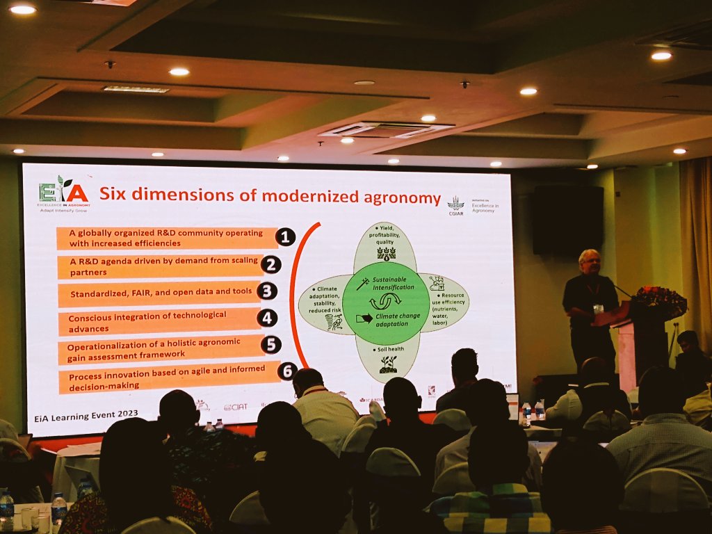 DARC_PERU's tweet photo. Scalable agronomic solutions for small farmers from the Global South. Our @ScalingAgronomy #EIAlearning #event in Can Tho π»π³ is allowing to analyze our achievements and to plan 2024. Today I have the chance to share some perspective and @cipotato experiences in Peru π΅πͺ. https://t.co/v9qRCmBAWo