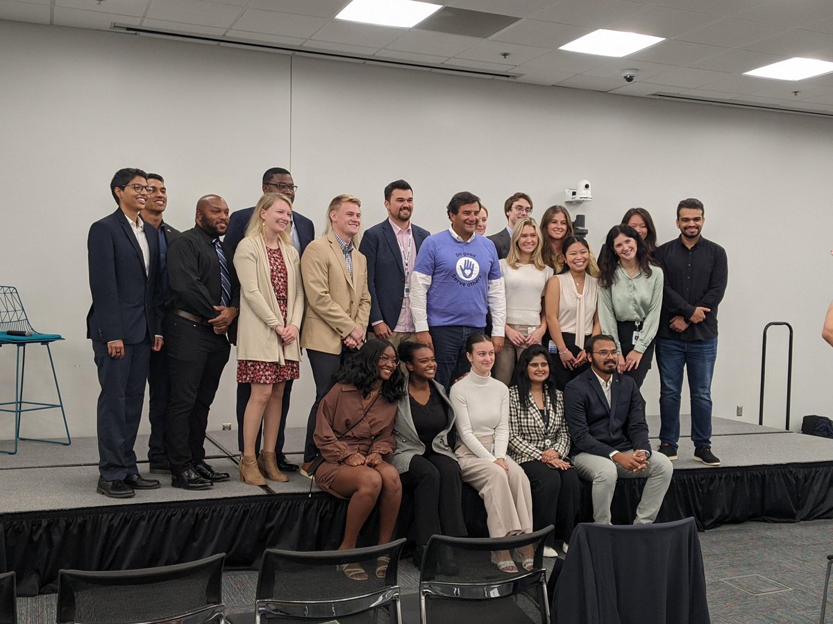 LifeAtNetApp's tweet image. Volunteers at @NetApp teamed up with the Red Cross to raise awareness and support for homeless veterans in North Carolina. Our entire CEO staff and over 300 employees assembled 825 care kits to support the Durham VA Hospital Homeless Initiative.
 
#NetAppServes #LifeatNetApp