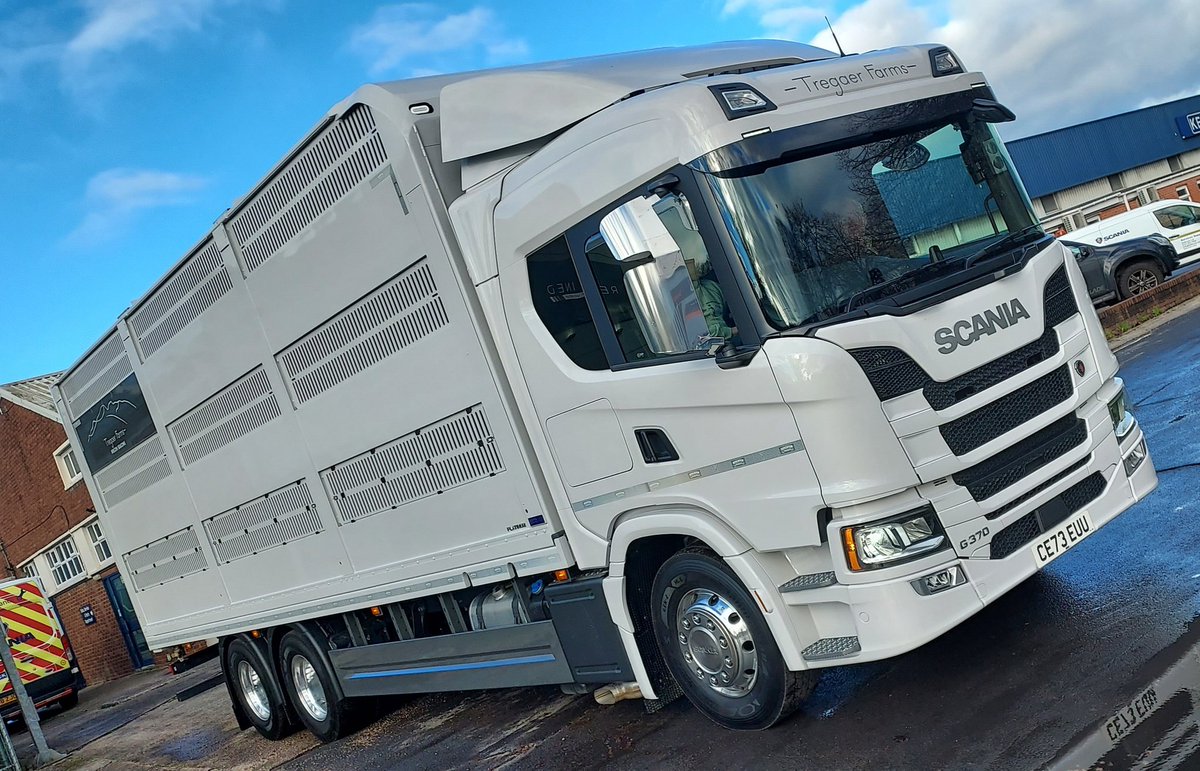 Tredegar Farms take delivery of their very smart G370 6x2, on full air suspension, with livestock body #suppliedbykeltruck @keltruck @ScaniaGroup