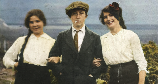 From “Old Ireland in Colour 3” 📘: Margaret Skinnider (centre), republican, teacher, and trade unionist, was born in Glasgow, Scotland, to immigrant parents from Co. Monaghan c. 1916, Dublin If you want to find out more about Skinnider, we recommend the book by @MaryMcAuliffe4