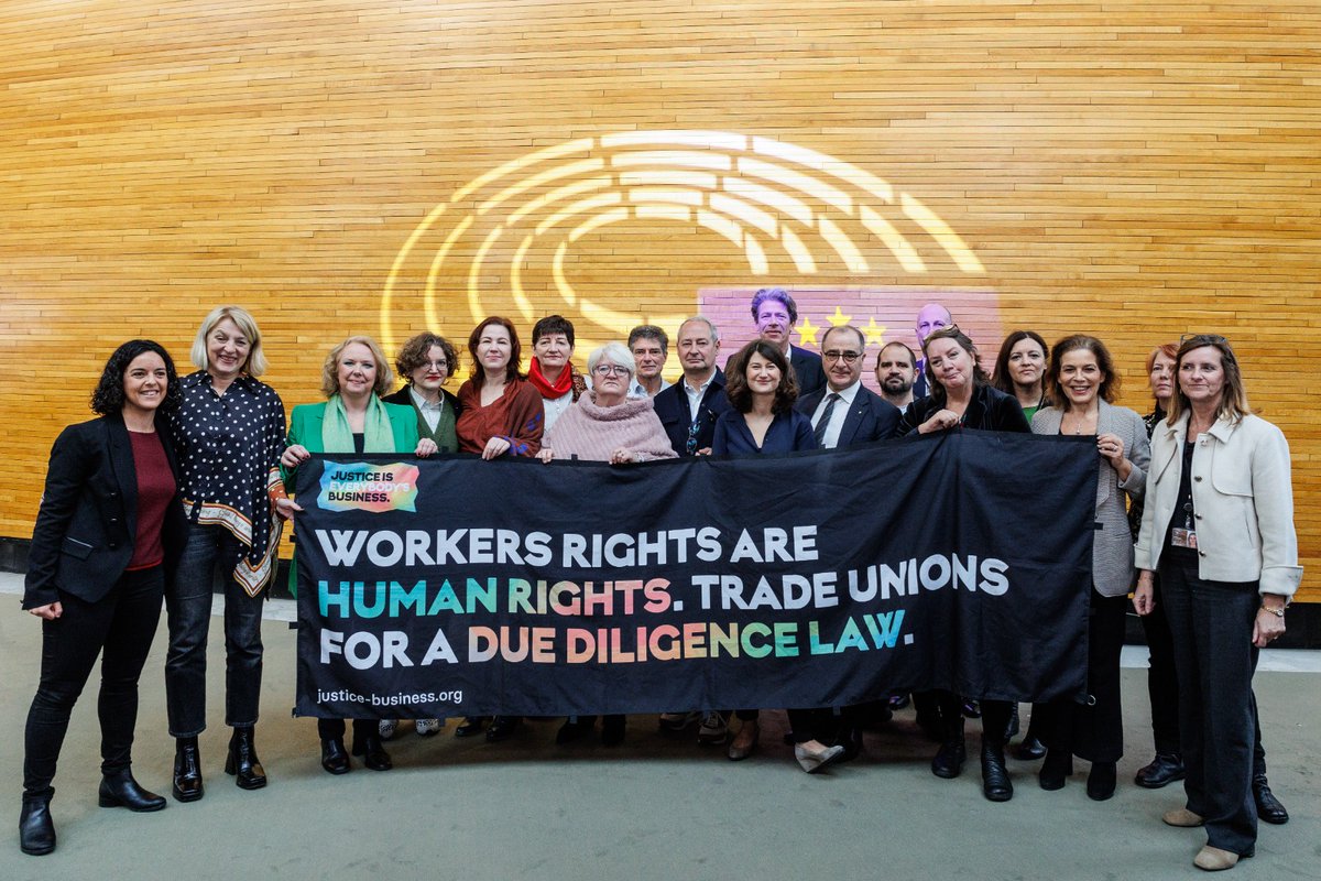 marietouss1's tweet image. Aujourd&apos;hui se tient le dernier round de négociations sur le #devoirdevigilance européen !

Nous nous battrons pour un texte ambitieux qui protège les droits des travailleurs partout autour de la planète, avec le soutien des syndicats de travailleurs européens !