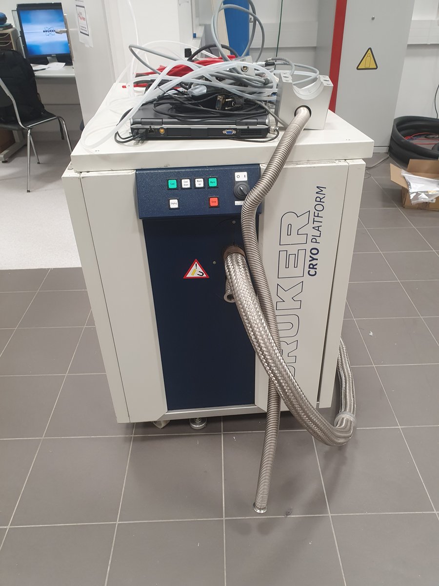 LesotPhilippe's tweet photo. Message pour la communauté RMN (#NMR)
Nous avons un CCU-3 (année 2007) à donner (à venir chercher sur le site BPC (Plateau Saclay) pour pièces ou autre, suite à l'arrivée d'une nouvelle cryoplateforme.
Merci de diffuser. https://t.co/dyBxMK35TF