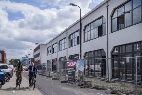 Bijna 1 miljoen euro aan investeringen voor beter benutten en revitaliseren van bedrijventerreinen in Rijswijk, Den Haag, Nissewaard, Delft en Lansingerland. Bekijk het nieuwsbericht hier 👉 bit.ly/47czysN. #vernieuweneconomie