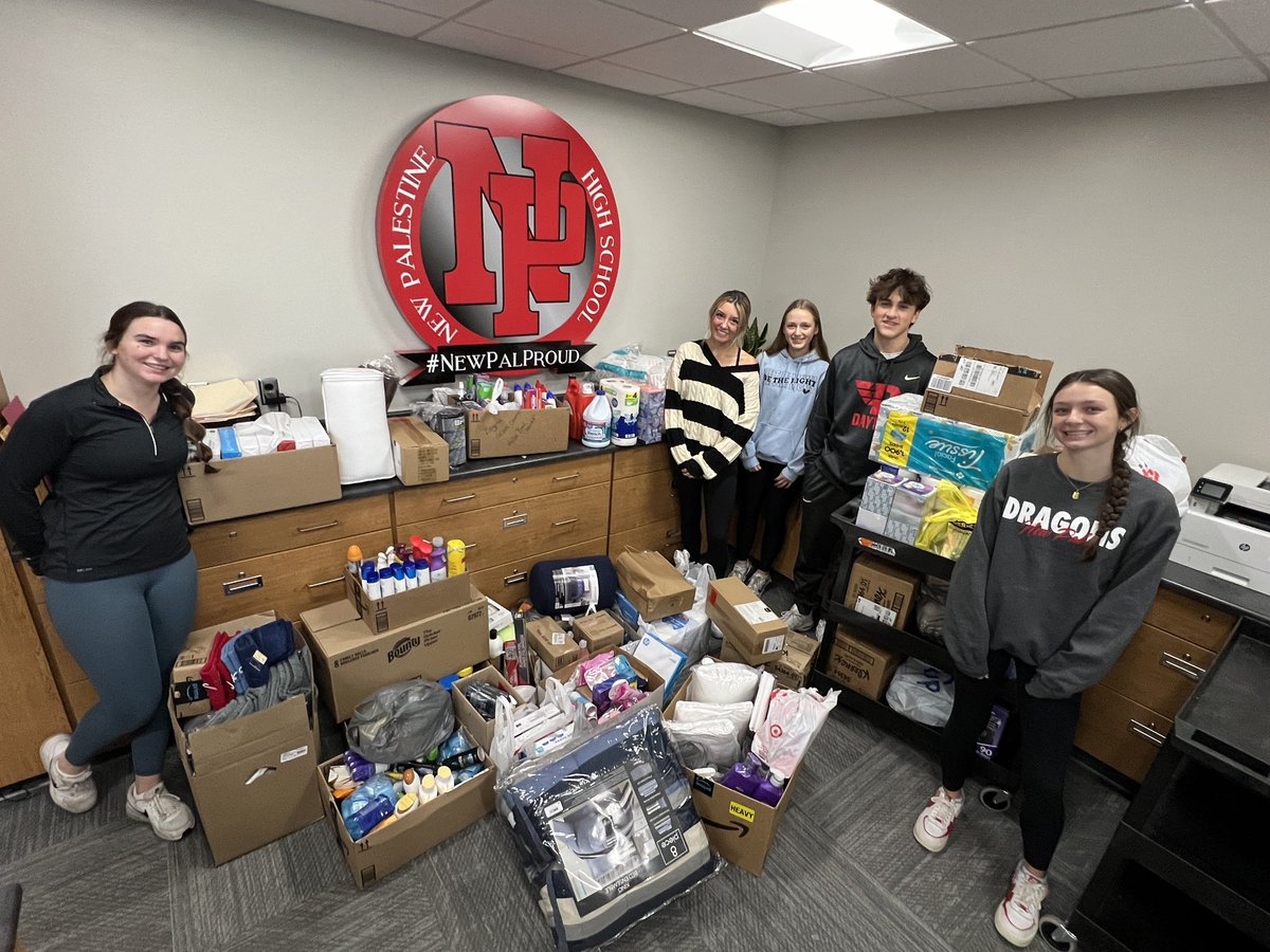 BurkNPHS's tweet photo. The @SouthernHancock community did it again! 1,400 items donated to the Hancock Hope House, more than doubling last years NP Giving Trees donation.

Families across the district participated and helped support Hancock Co residents in need.

@VoelzJames @llantrip @NewPalAsstSup https://t.co/kGAhoVccKh