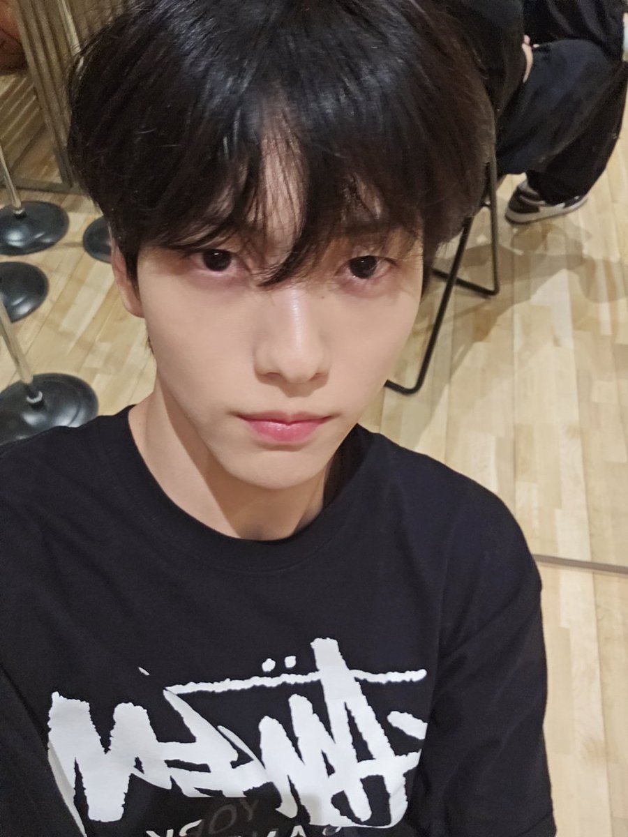 TXT_members tweet picture