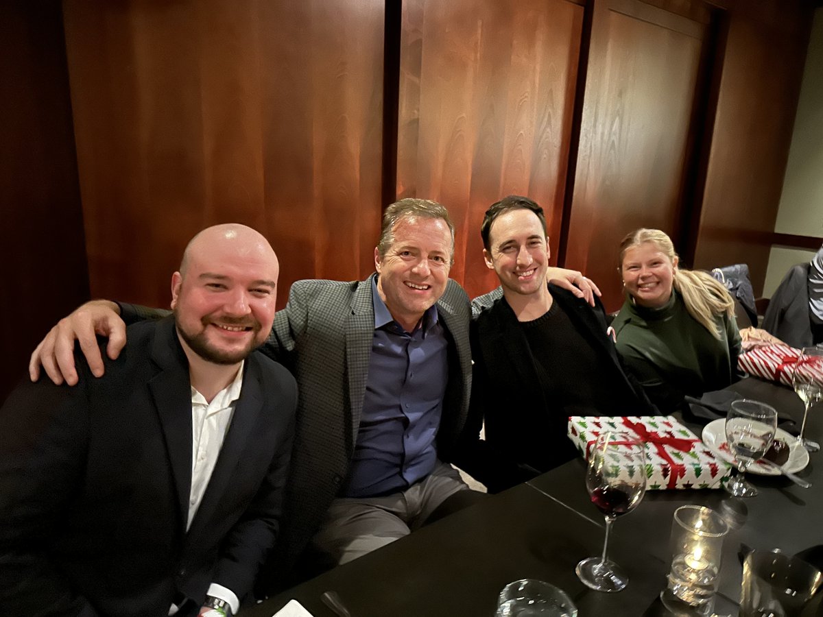 SpireAgency's tweet image. Cheers to a wonderful evening at The Mercury with our exceptional team and their loved ones. On the menu: delicious food and big plans for 2024! 🥂✨ #SpireAgency