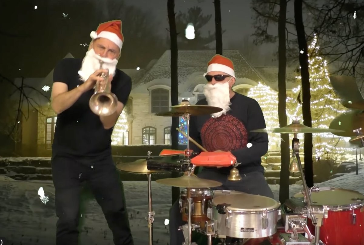 Merry Christmas from Spaceheads

Our video for the <a href="/AbKosher/">Absolutely Kosher</a> xmas special is now up on its own on YouTube ..... enjoy!

youtu.be/h4rrnLhoYYY