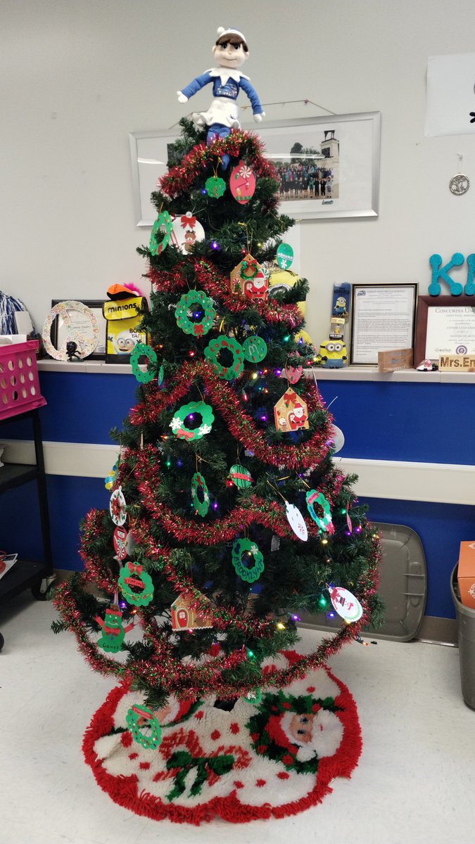 First block Honors English 10 wanted a tree this year. KoMet Tina agreed to be the tree topper. <a href="/KM_Activities/">KM Activities</a> <a href="/KMKometsHS/">KassonMantorville HS</a> <a href="/KometDrama/">KoMet Drama</a> <a href="/KMHSGuidance/">KMHS Counseling Office</a>