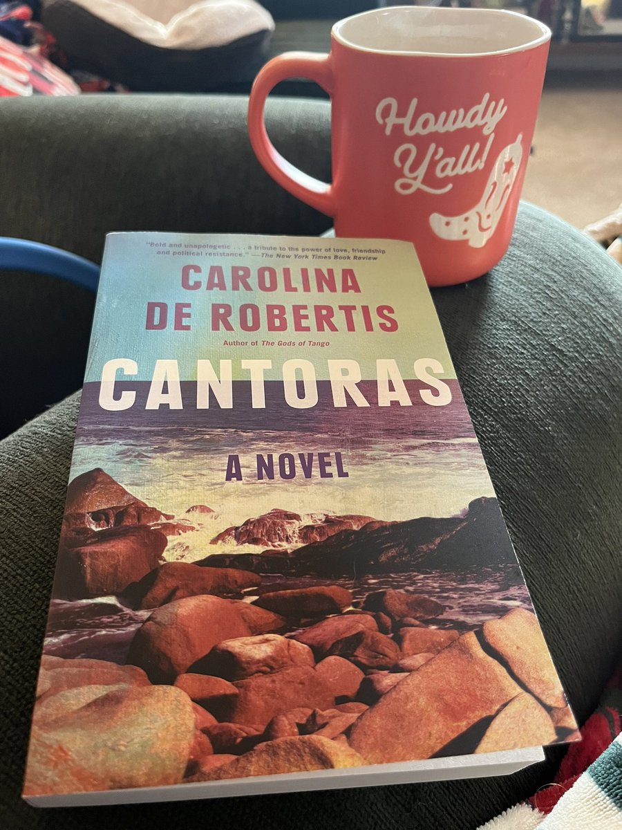 When you find your favorite book of the year in December. Better late than never. The best feeling. So thankful for @caroderobertis and their authorial intentionality. #Cantoras … forever!
