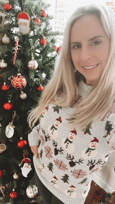 Who else loves a Christmas jumper? https://t.co/SrhGcsl1vV<a href="/tag/bankholiday"class="tags"><span>#bankholiday</span></a><a href="/tag/bankholidayweekend"class="tags"><span>#bankholidayweekend</span></a>