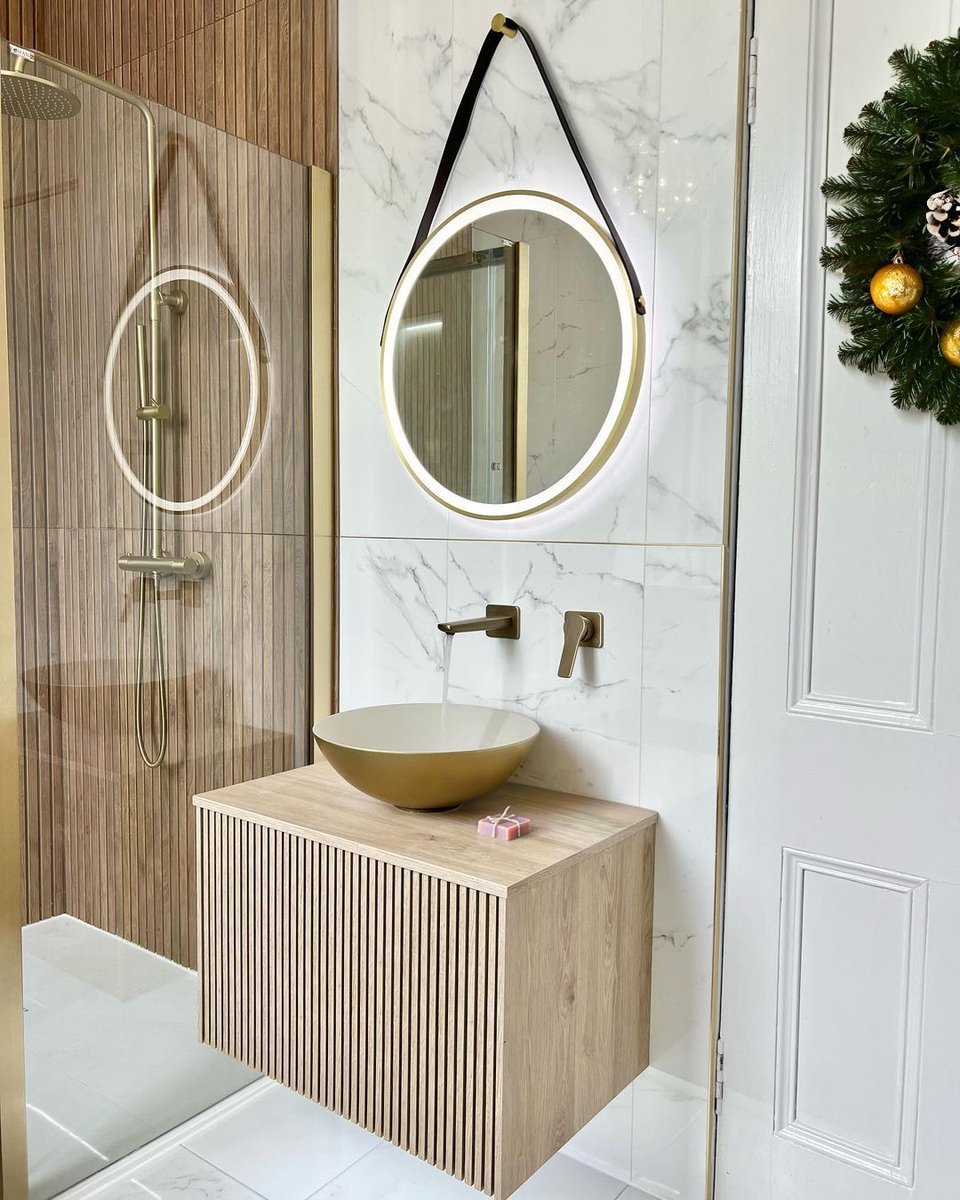 The bathroom is the most neglected indoor space when it comes to festive holiday decorations. Decorating the bathroom with Christmas decor can add festive cheer invoking the true holiday spirit! Bathroom credit - @conceptsscotland. See more product info | buff.ly/3PMahyz