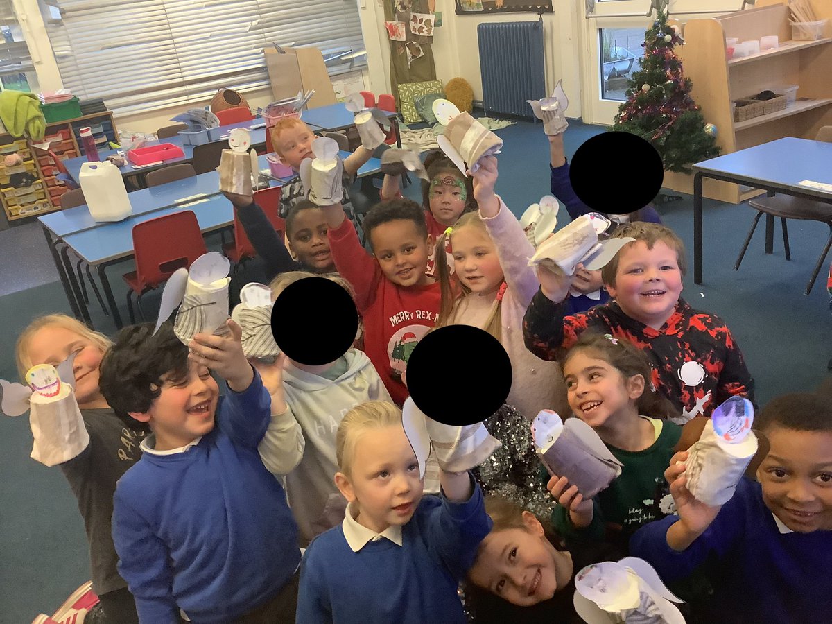 Year 1 got into the festive spirit and made their own angel tree toppers out of recycled materials!🎄