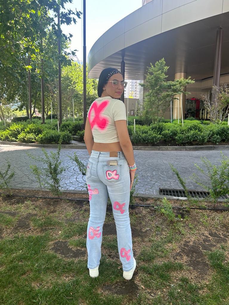 leeyreexx_'s tweet photo. @Aitanax listísima para subir a bailar contigo, aceptas? ❤️🩹🇨🇱🇨🇱🇨🇱 #Alphalook #Alphatourchile #alphatour #lasbabys #outfit https://t.co/PQNVvSSXsp