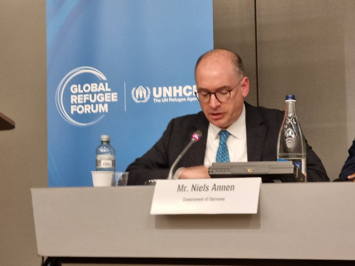 German Parliamentary Secretary of State Niels Annen (BMZ) at the #RefugeeForum: Mental Health and Psychosocial Support (MHPSS) measures are designed to help people care about crises, actively participate in society and build trust in the community.
<a href="/mhpss/">MHPSS Network</a> <a href="/BMZ_Bund/">Bundesentwicklungsministerium</a>