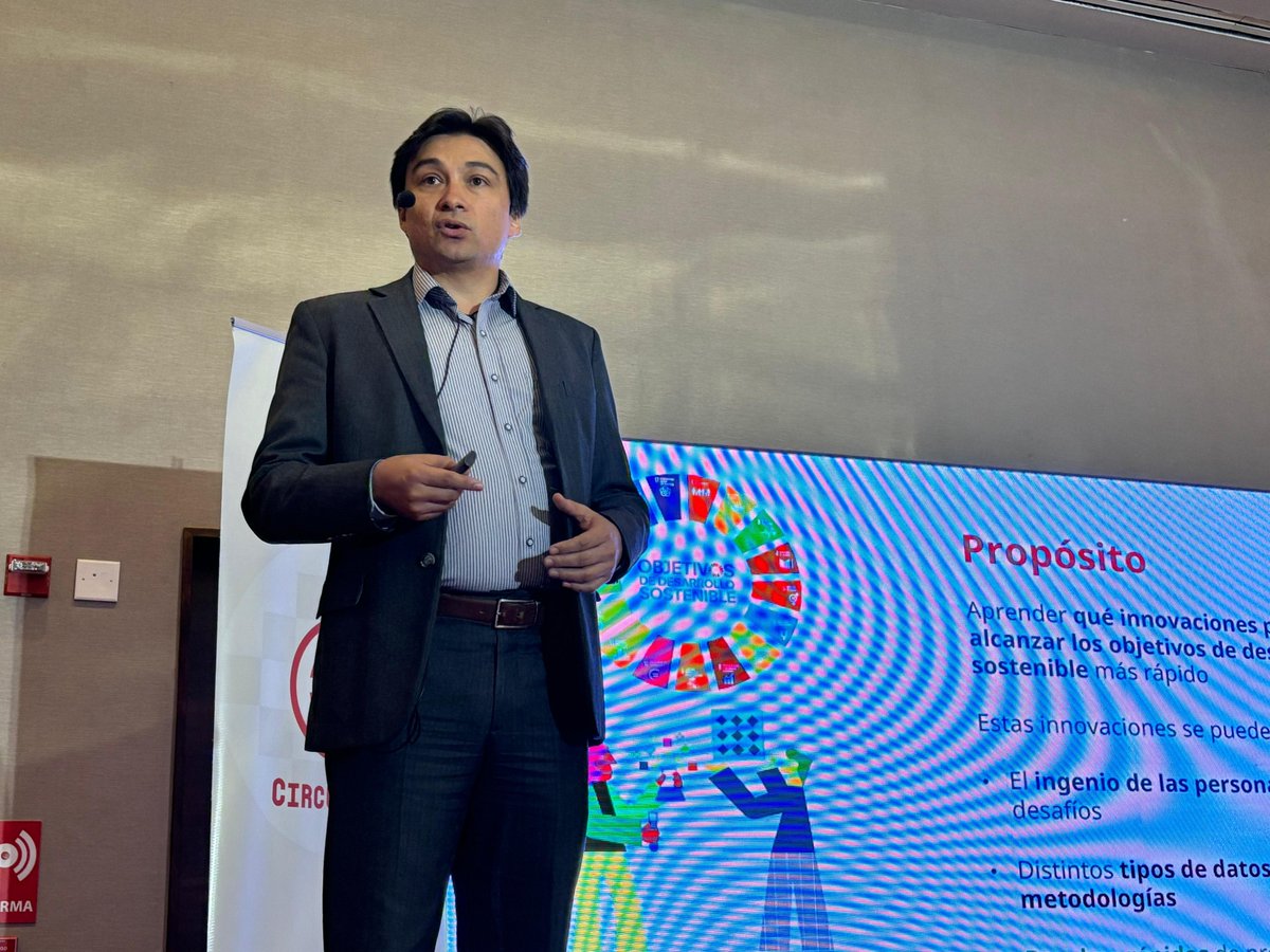 circular_tec's tweet photo. ⭕🌾 Ahora en #CircularFest Arica, Javier Brolo nos cuenta sobre las diferentes iniciativas que se están llevando a cabo desde el Programa de las Naciones Unidas para el Desarrollo @PNUDLAC en materia de #innovación y #economíacircular.
📺 Transmisión: https://t.co/crsSPzBj9c https://t.co/cSC0xJ6mee