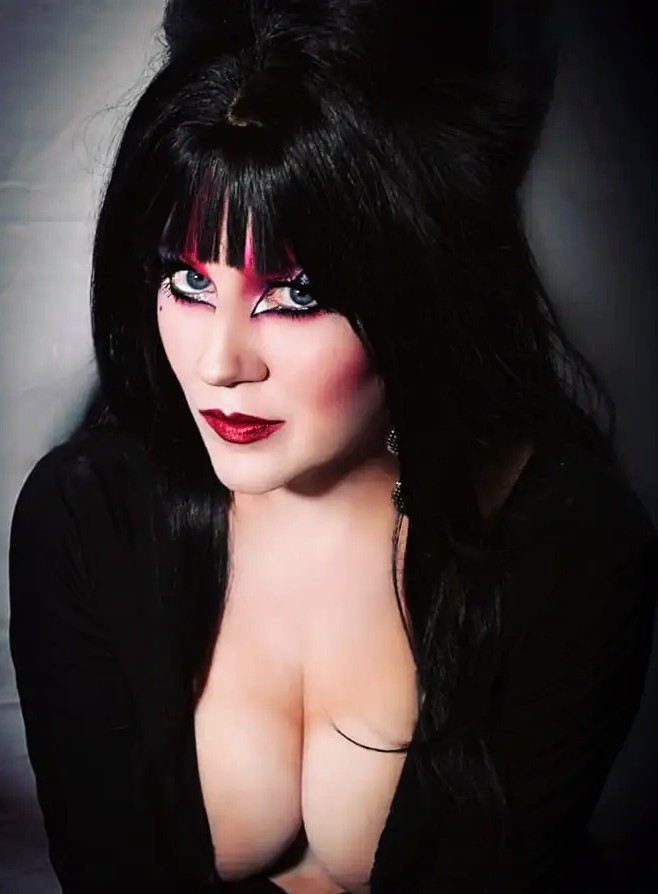 JMaysWriter's tweet image. #WomanCrushWednesday is @TheJessicaMercy she's smoking hot and performs kick-ass music.