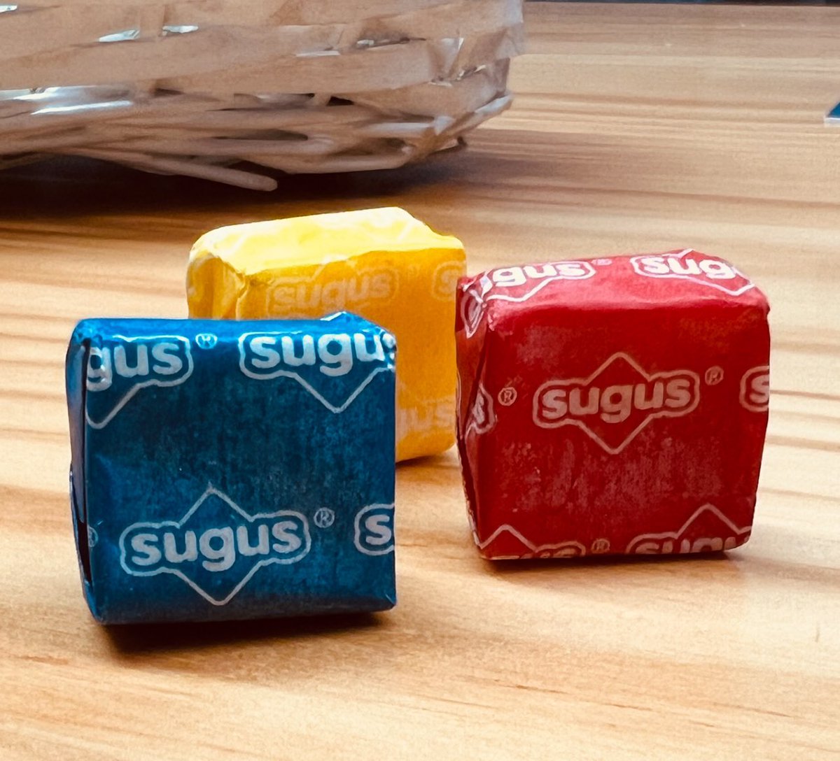 Cada vez que me topo con unos Sugus se me aparece Fermín Romero de Torres.