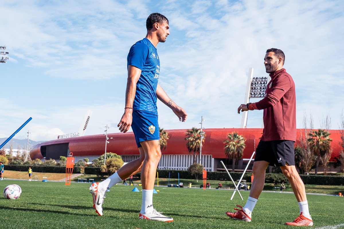 👋 ¡Hola, <a href="/MarcPubill27/">Marc Pubill</a>! Nos encanta verte de vuelta 😄  

➡️ El lateral comienza a hacer trabajo con el grupo.

#AlmeríaNuncaSeRinde