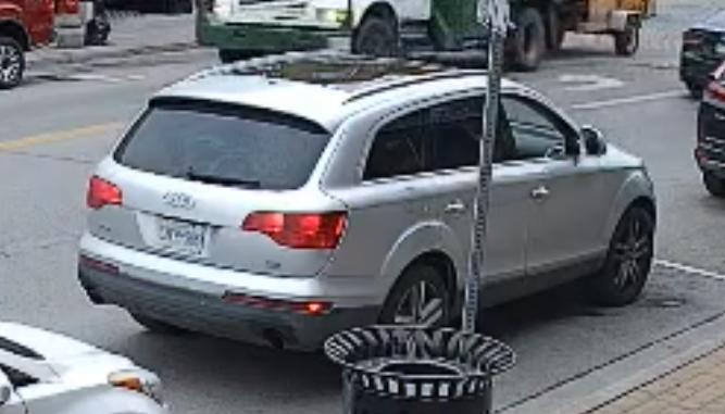 Do you recognize this vehicle?

#NorfolkOPP is seeking assistance from the public in identifying the driver who is linked to a series of transactions involving fake jewellery in #NorfolkCounty. (1 of 2) ^ag