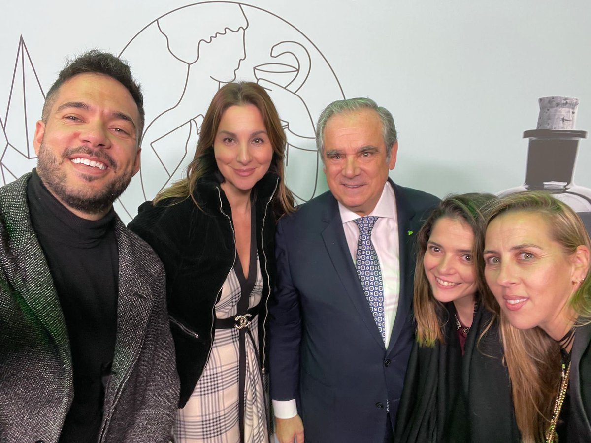 OdSalud's tweet image. 🎉 Éxito en la entrega de las Medallas de la Profesión y los Premios #PAM2023 de @Farmaceuticos_ 

El Consejo General de Colegios Farmacéuticos ha demostrado una vez más su compromiso con el avance y el progreso de la Farmacia.

🛜 observatoriodesalud.es/entrega-de-las…  #MedallasCGCOF