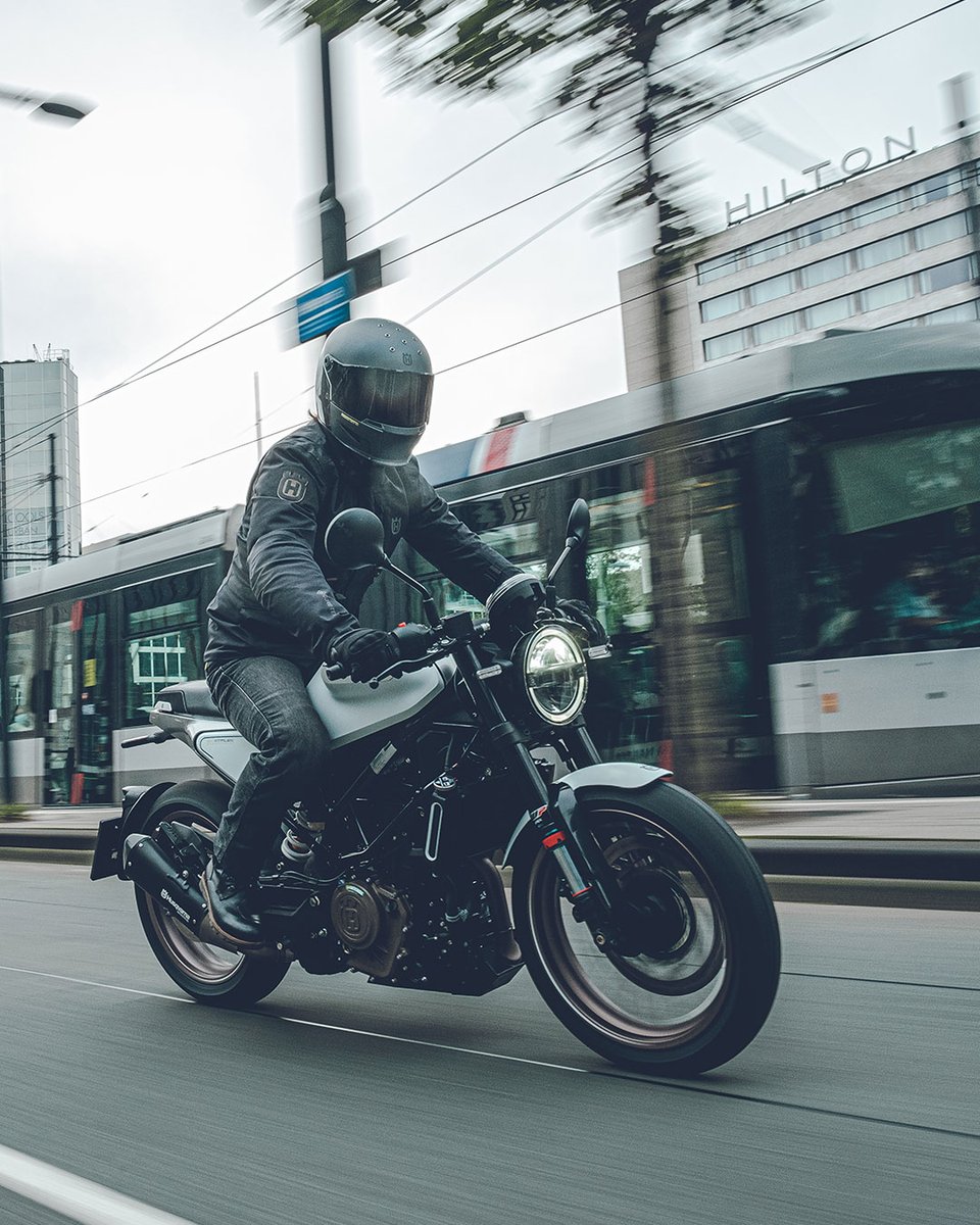 Where style meets street.

With its elegant design and superior engineering, the Vitpilen 401 embodies a perfect harmony of form and function.

#HusqvarnaMotorcycles #RideHusky #GoRide #Vitpilen401
