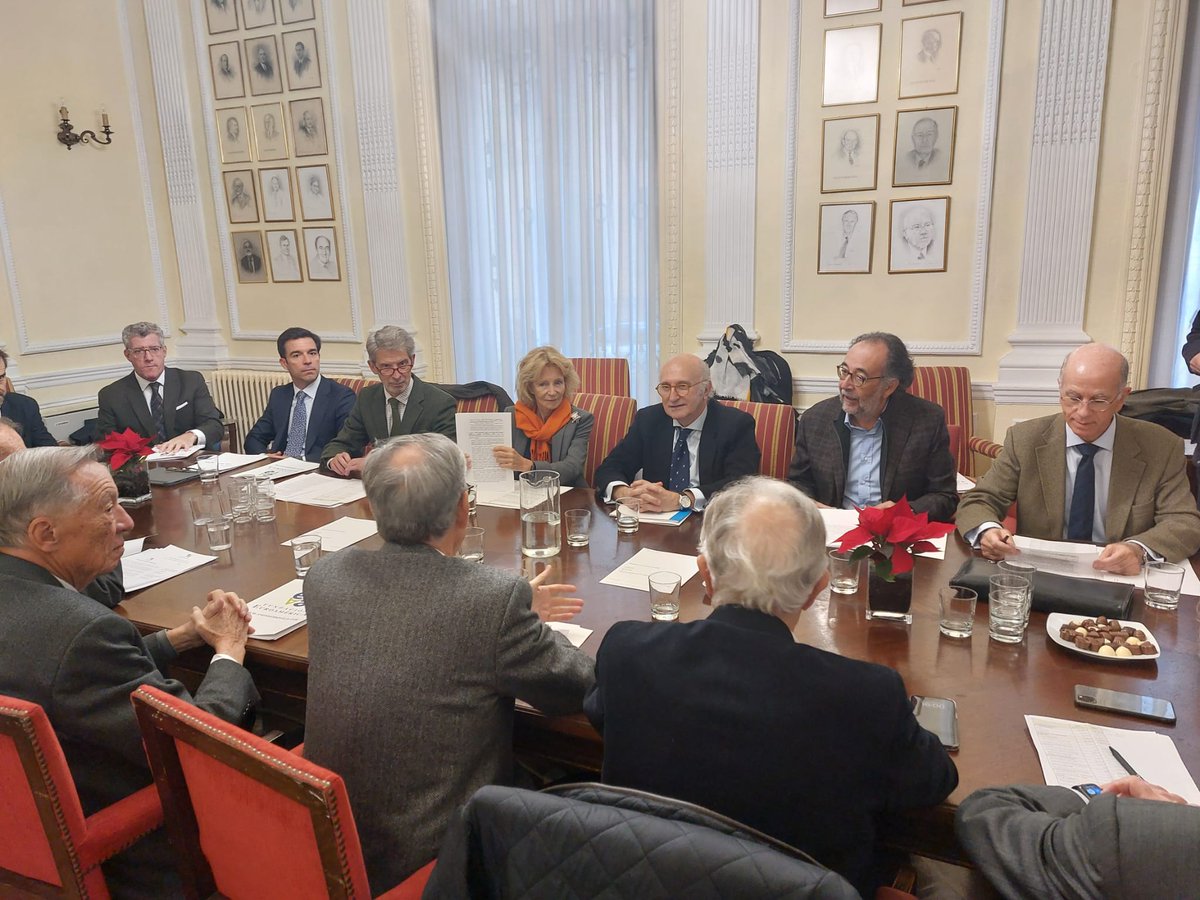 He participado en la reunión del Patronato de la <a href="/FEuroamerica/">FundaciónEuroamérica</a>. La Presidencia española de la #UE ha visibilizado el inmenso potencial que tiene por delante la relación entre la Unión Europea y América Latina y el Caribe, dos regiones que se nutren mutuamente.