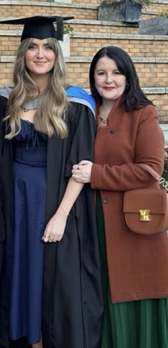 So this happened today …
Zara Hennessy LLB LLM .
Masters in law with distinction.
Deans commendation.
#ProudParents 🤩
#GraduationDay 🙏🙏🙏