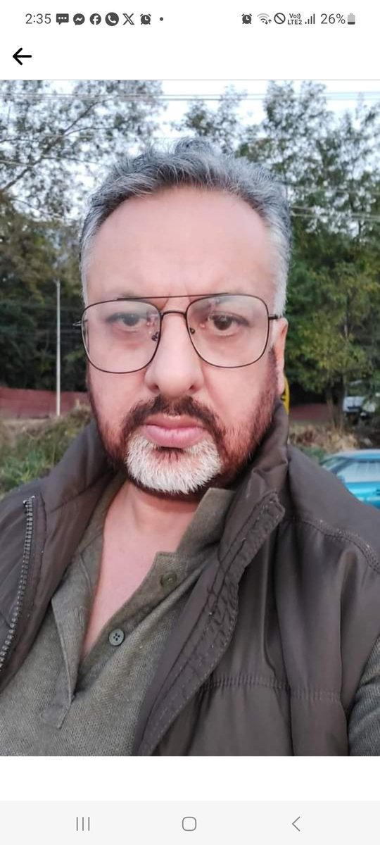 Jio telecom company is looting people of Jammu Kashmir and failing in providing services in Srinagar. Administration need to look into matter.