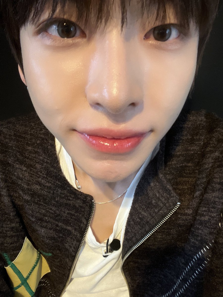 kamcoriiA's tweet photo. 상상                                       현실 https://t.co/svGLZtu7ak