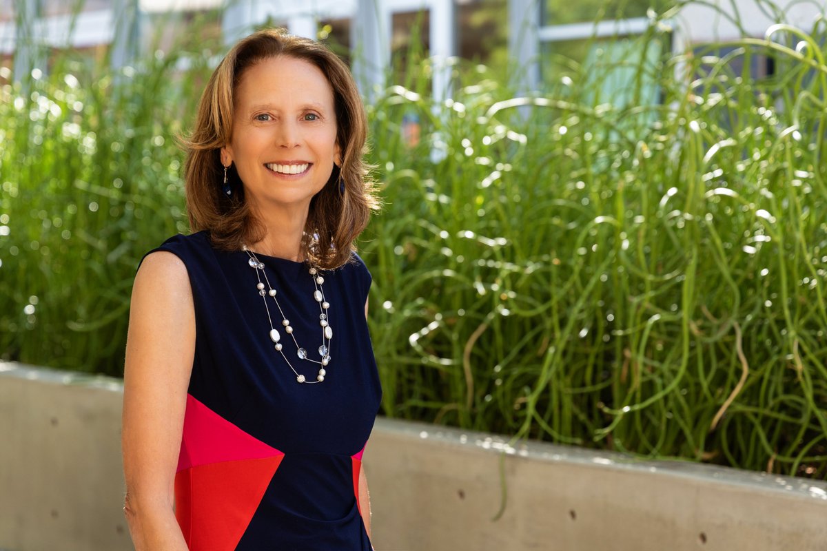 CAPBooks's tweet photo. “I think I was projecting my own negative feelings and resistance to learning dry and mundane topics such as grammar and punctuation,” Author, former litigator, (occasional wedding officiant &amp; Academy Awards attendee) and @uarizonalaw Professor, Diana Simon says. https://t.co/zAREZ5TmmP