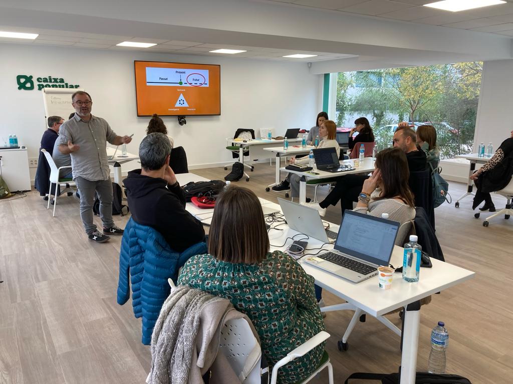 Jornada de reflexió conjunta amb les cooperatives d'Akoe Educació akoe.coop 

👉“AKOE” és la paraula grega que dóna nom al sentit de “l’oïda”. Ens escoltem per construir junts.