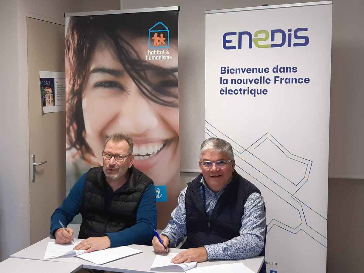 #partenariat 🤝
@enedis  et @HabitatetHumani dans l'#Orne s'associent pour lutter contre la #précaritéEnergétique.
L'objectif ? Accompagner les bénéficiaires dans la gestion de leurs consommations d'électricité , par les #écogestes et l'utilisation du @CompteurLinky .