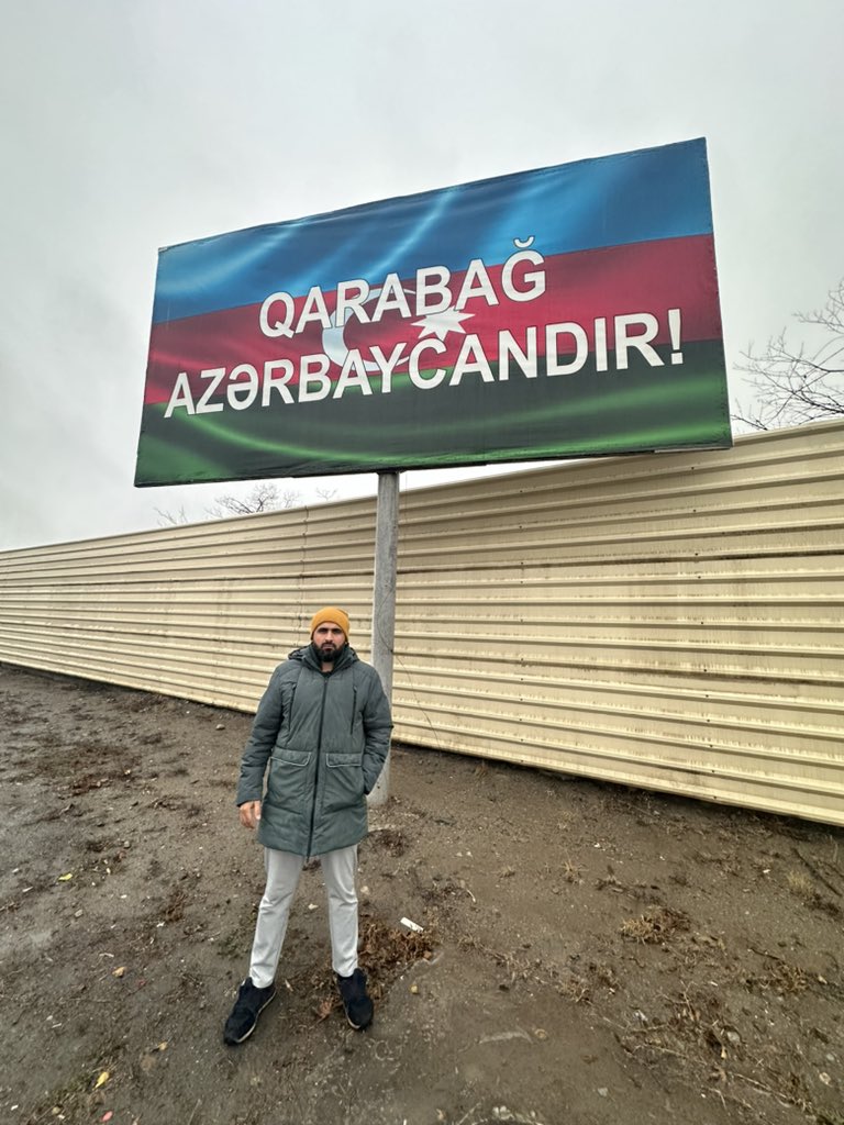 Gönlümüz, toprağımız bir Ayımız, göğümüz bir.
Azerbaycan’da ruhumuz var. Haklı davasında her zaman yanında olmaya devam edeceğiz.