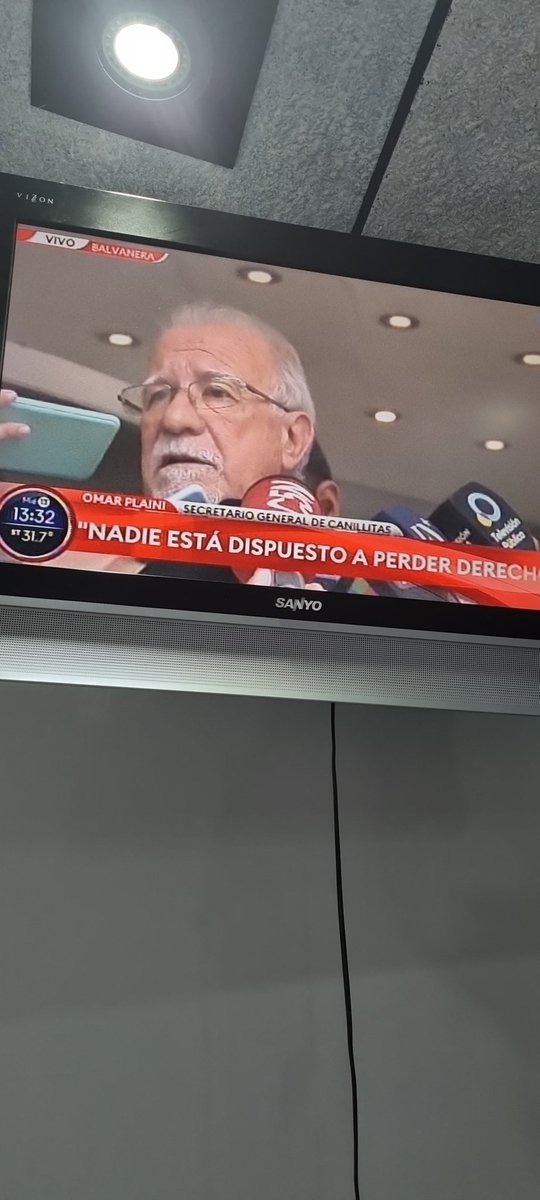LuisGasulla's tweet image. 4 años en silencio. 
Se despertaron los millonarios sindicalistas de la CGT.