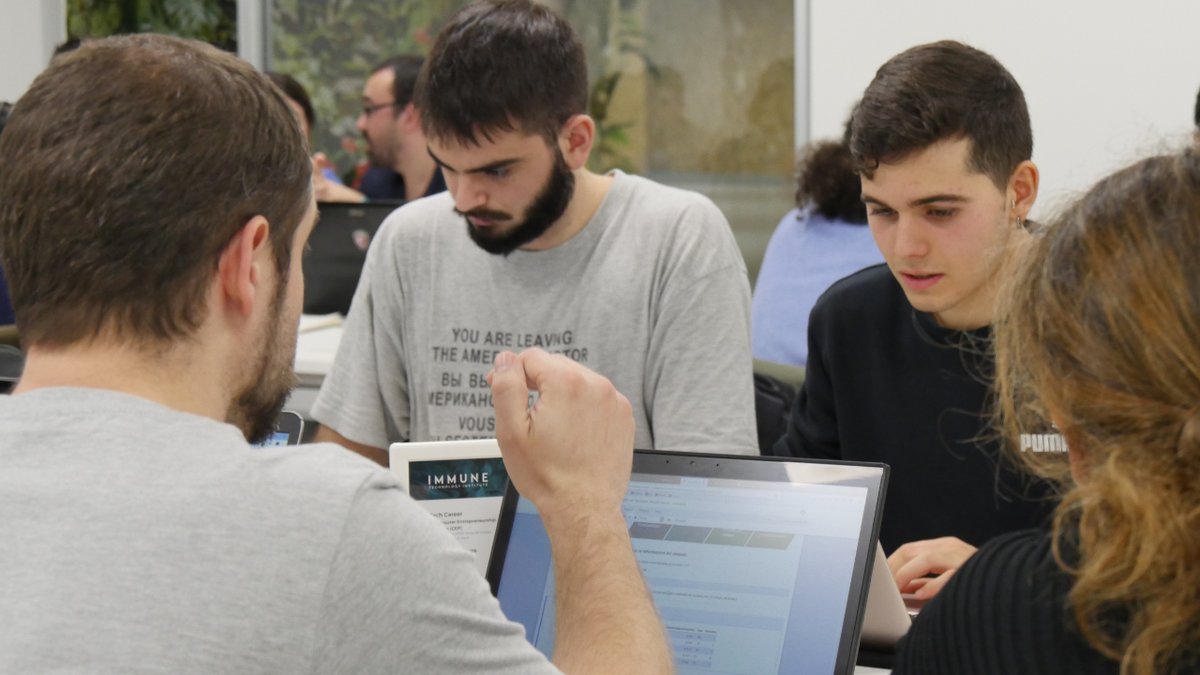 immuneinstitute's tweet image. Los IMMUNERS dándolo todo antes de las vacaciones navideñas🎄.
Así es como se vive el ambiente de trabajo en IMMUNE en estos días 💪💻.
¡Último esfuerzo del año, con buena vibra y compromiso! 
#TrabajoEnEquipo #educacióntech #formacióntech #FinDeAño